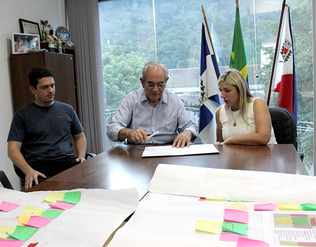 licenca_4_0_vassouras_firjan_caxias_roberto_leverone_prefeita_guapi_marina_fernandez.jpg