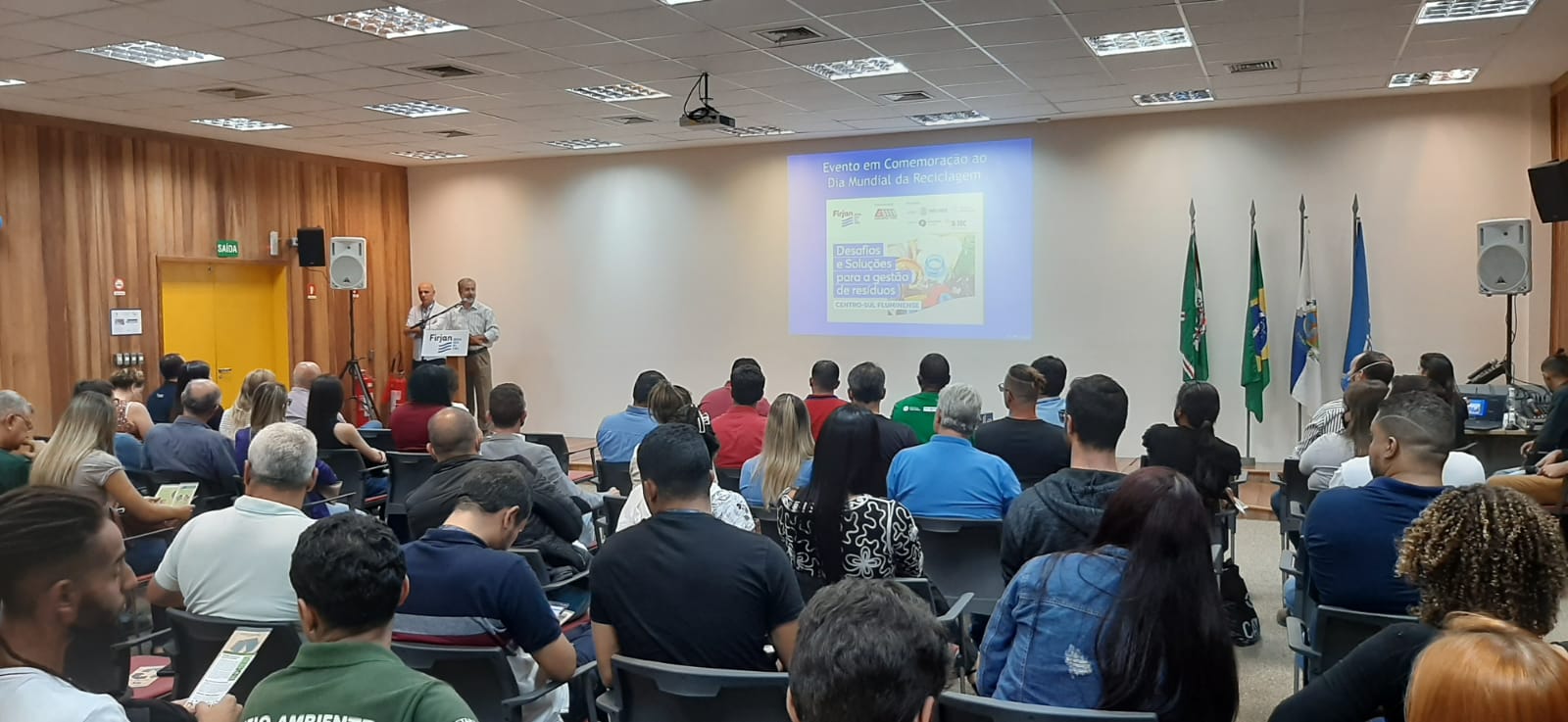 Especialistas, poder público, empresas e cooperativas discutem soluções sobre gestão de resíduos, em Três Rios