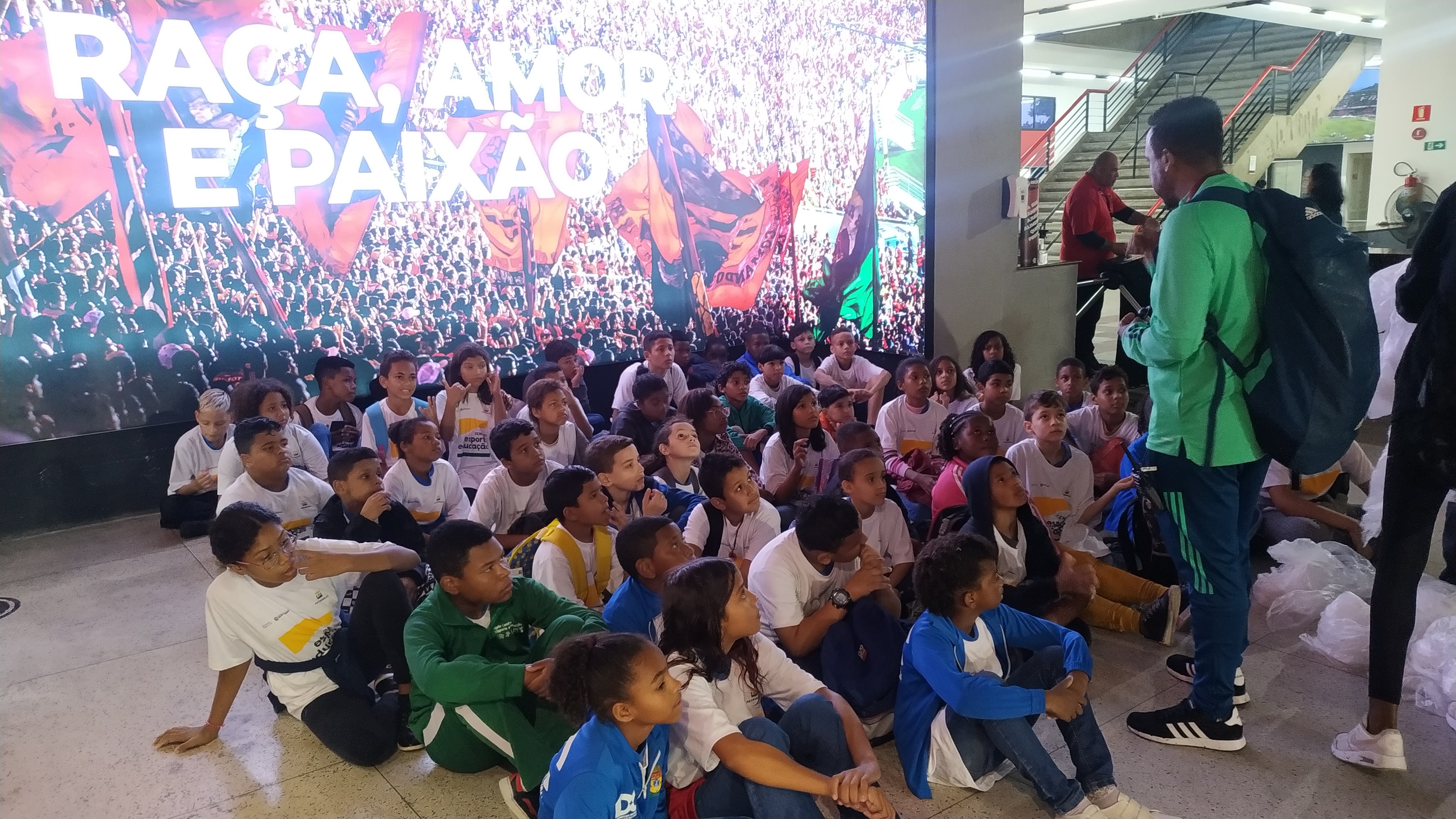 Jovens do projeto Centro Esporte Educação