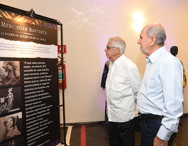 Teatro Firjan SESI Campos é reaberto com exposição gratuita