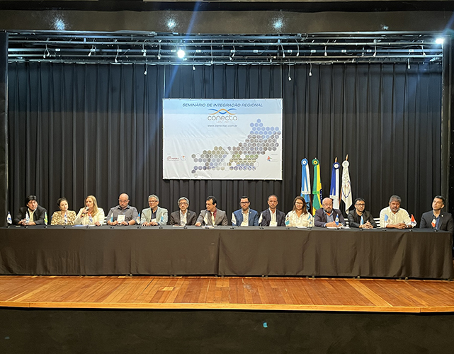 Seminário reuniu representantes de 13 munícipios da região, além de autoridades e instituições