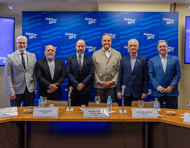 Acima: Celírio Inácio da Silva (Abic), Luciano Inácio (Sincafé-RJ), Pavel Cardoso (Abic), Eduardo Eugenio (Firjan), Luiz Césio Caetano (Firjan) e Cassio Coelho (Procon-RJ)