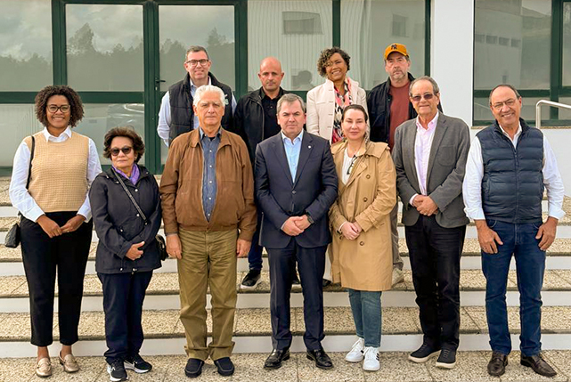 Industriais do RJ e César Araújo, da Calvelex (entre Caetano e Isadora Remy)