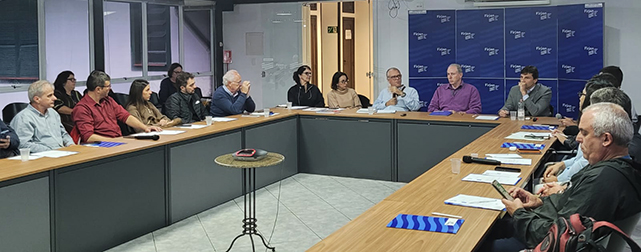 Presidente da Firjan Serrana, Júlio Talon e empresários de Petrópolis debateram o tema que tramita no Congresso Nacional