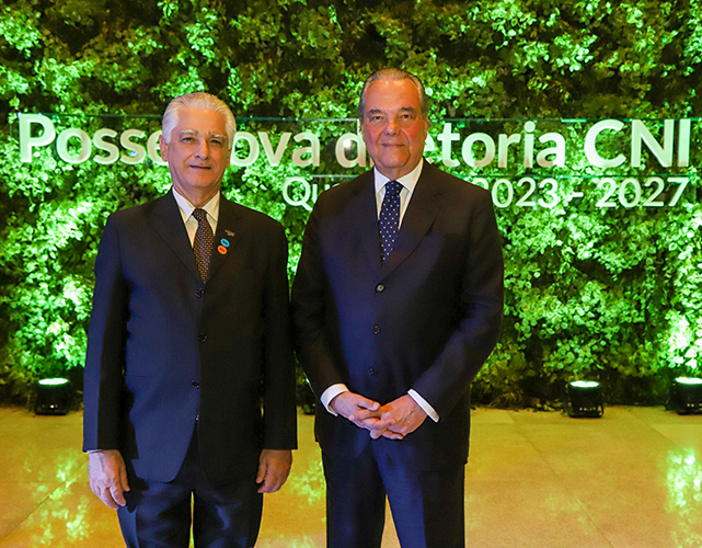 Em Brasília, Luiz Césio Caetano e Eduardo Eugenio participam da cerimônia de posse da nova gestão da CNI