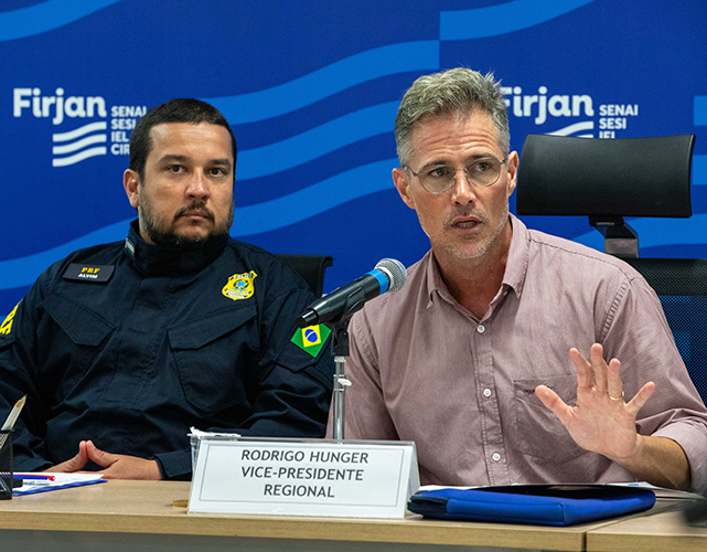 À direita, Rodrigo Hunger, vice-presidente da Firjan Caxias e Região