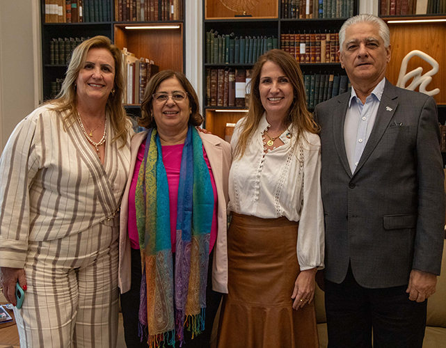 Márcia Carestiato, Cida Gonçalves, Carla Pinheiro e Luiz Césio Caetano se reuniram na Casa Firjan.