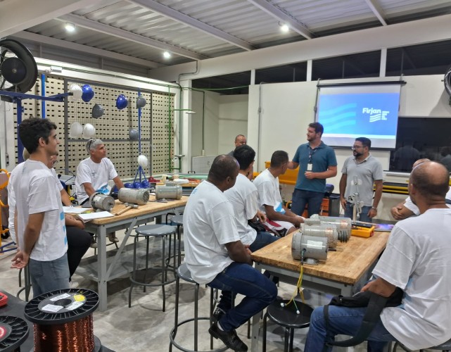 O presidente do Sindmetal NO, Fábio Azeredo, participou da aula inaugural