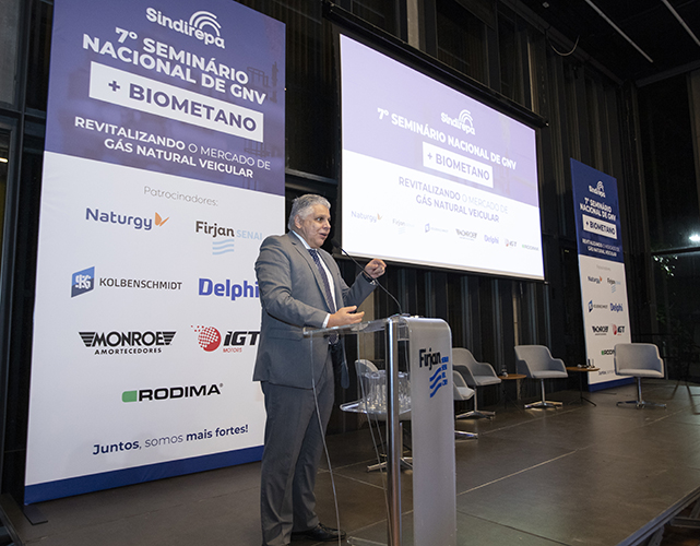 Celso Mattos, presidente Sindirepa e vice-presidente Firjan, durante abertura do 7º Seminário Nacional de GNV + Biometano