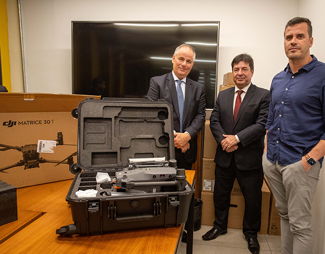 Acima, Carlos Frederico Aguiar (vice-presidente Firjan CIRJ), Leandro Almada (superintendente PRF) e Jaime Candido (delegado Polícia Federal)