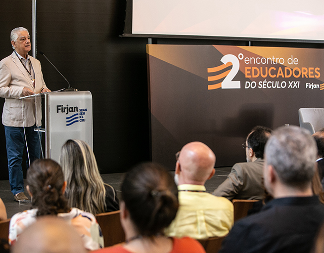 Luiz Césio Caetano, presidente da Firjan, na abertura do evento, na Casa Firjan