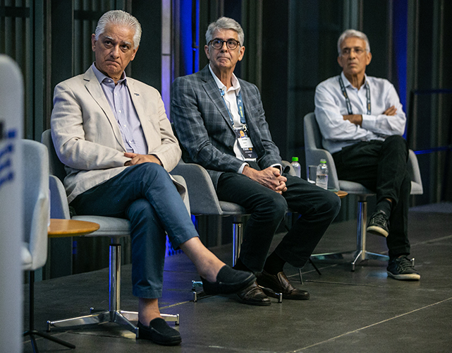 Na abertura, Luiz Césio Caetano (Firjan), Luís Cristóvão de Moraes Sobrino Pôrto (Faperj) e Alexandre Malta Rossi (Rede NanoSaúde)