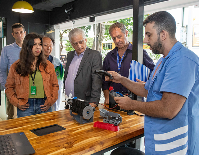 Empresários do Leste Fluminense participaram de visita guiada ao Fab Lab