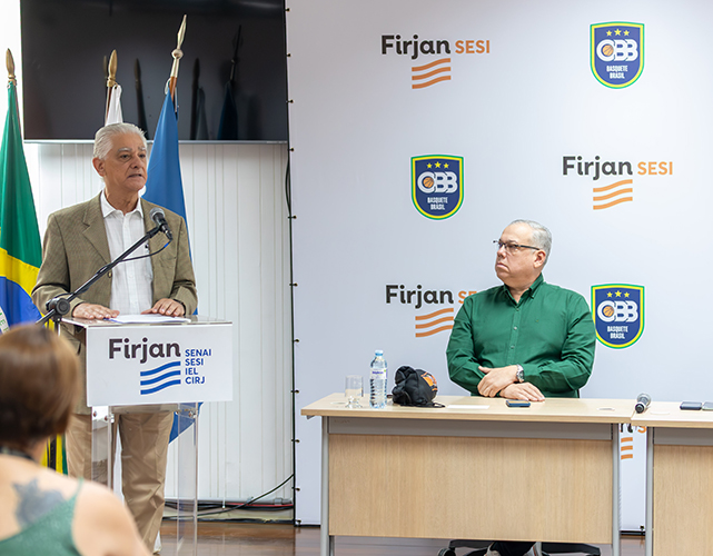 Luiz Césio Caetano, presidente da Firjan (ao microfone), com o presidente da CBB, Marcelo Sousa