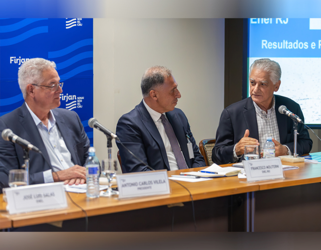 Antonio Carlos Vilela, 2º vice-presidente da Firjan CIRJ; Francesco Moliterni, presidente da Enel; e Luiz Césio Caetano, presidente da Firjan