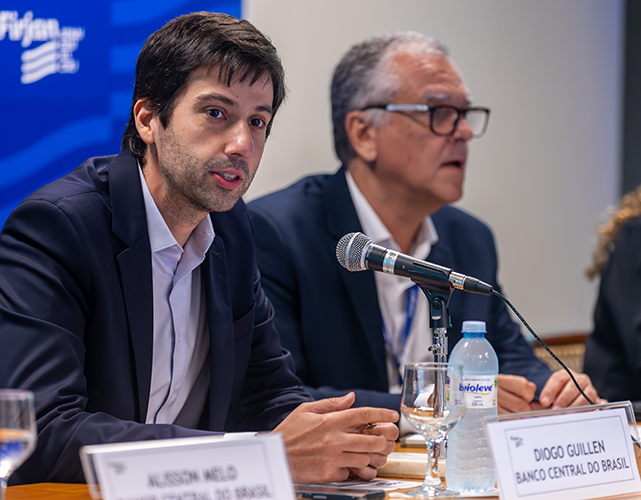 Diogo Guillen, diretor de Política Econômica do Banco Central, e Júlio César Talon, novo presidente do Conselho Empresarial de Economia da Firjan.