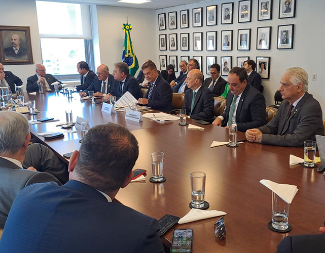 Luiz Césio Caetano em encontro com o cônsul-geral do Brasil em Nova York