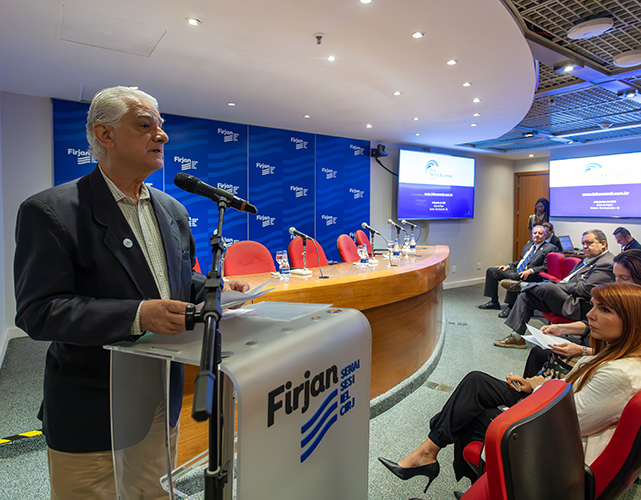 Luiz Césio Caetano, presidente da Firjan, na abertura do Blue Tech & Business Summit 2025 – Elos por uma Economia +Azul