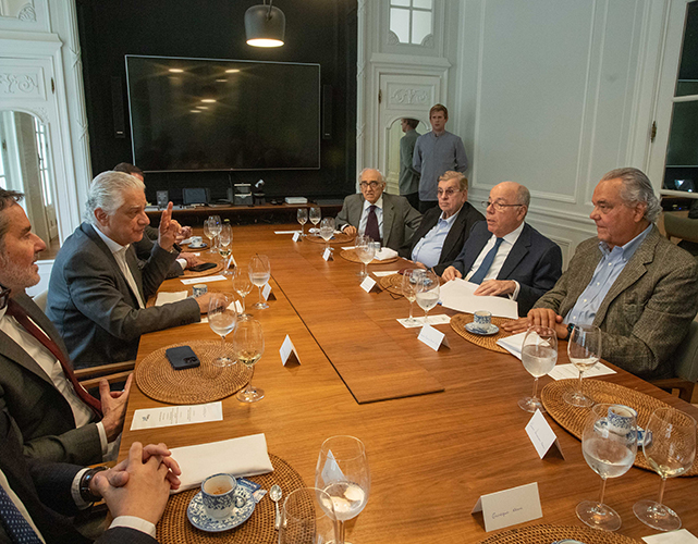Entre os temas debatidos com empresários fluminenses, o ministro destacou o atual momento geopolítico no mundo