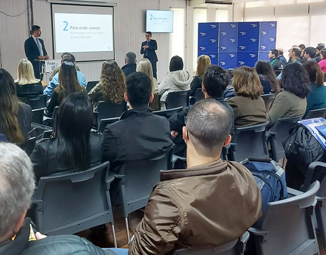O encontro reuniu mais de 60 participantes, que esclareceram suas dúvidas e conheceram os principais pontos de mudança do sistema tributário