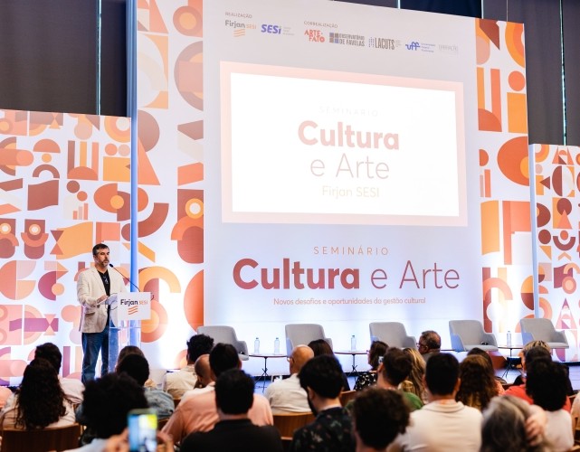 Vinicius Cardoso, diretor de Educação e Cultura da Firjan SENAI SESI, durante abertura do evento.