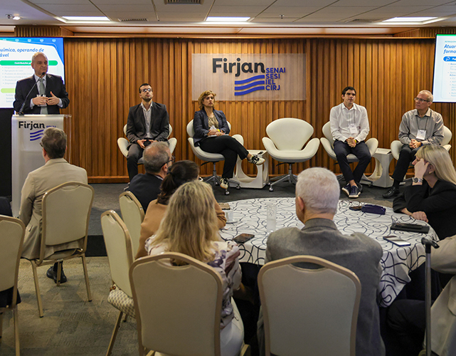 Representantes dos setores público e privado discutiram rumos e oportunidades das indústrias de petroquímica e de fertilizantes