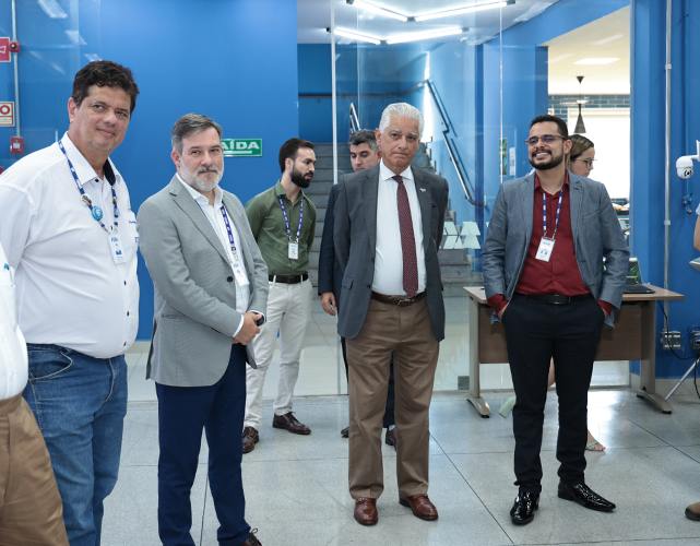 Luiz Césio Caetano, presidente da Firjan, conheceu a Faculdade Ítalo Bologna, que foi a primeira unidade do Senai em Goiânia