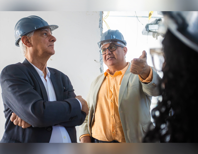 Presidente da Firjan, Luiz Césio Caetano visitou a obra ao lado do presidente do Simapan, Henrique Seita