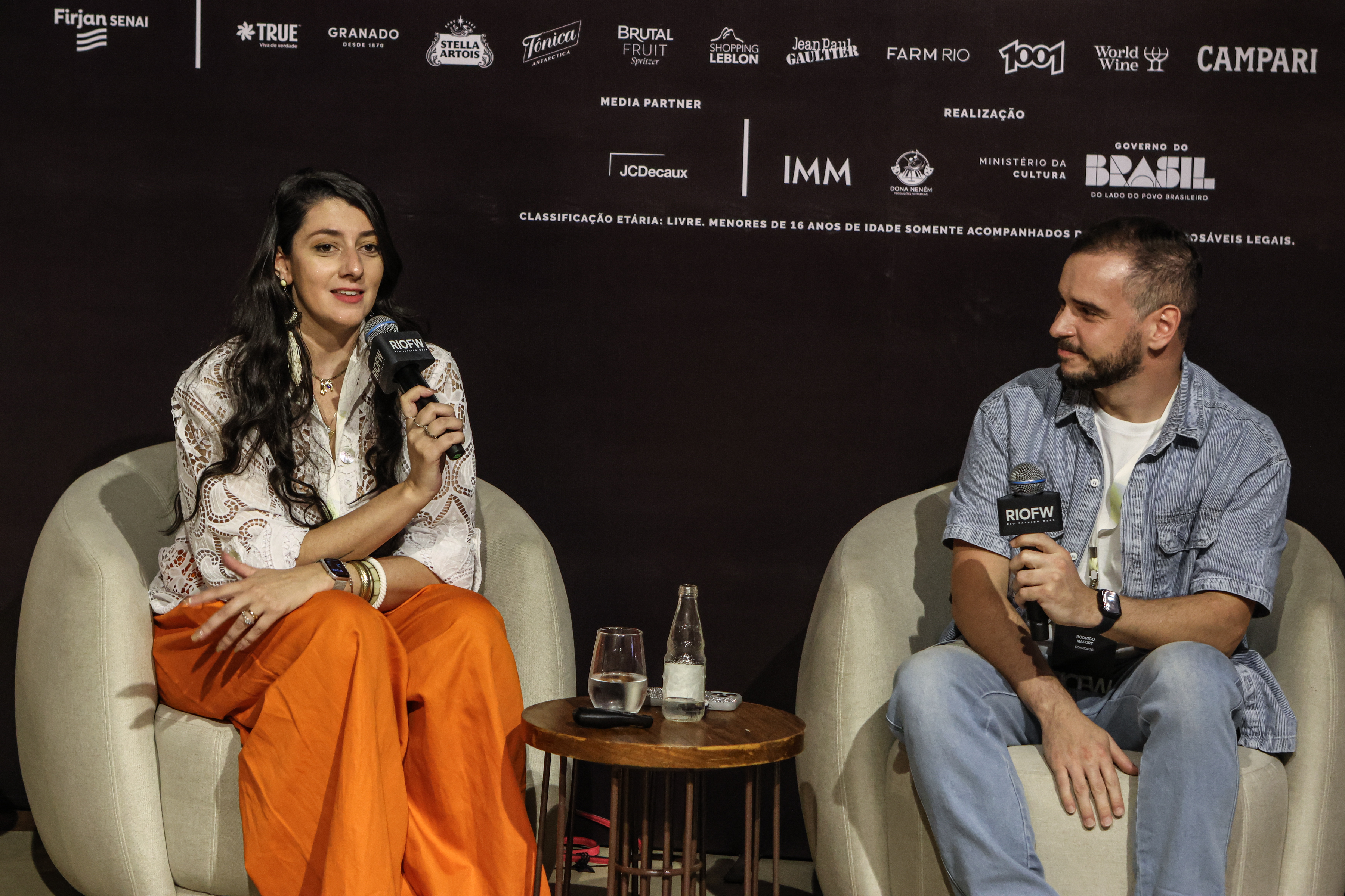 Lunanda Motta e Rodrigo Mafort, instrutores da Firjan SENAI Espaço da Moda Friburgo