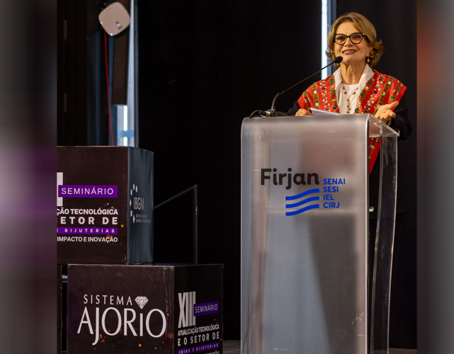 Angela Andrade, diretora-executiva do Sindijoias