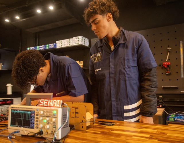 Alunos contam com o ‘Escritório de Carreira na Indústria’, programa de apoio para conseguir emprego
