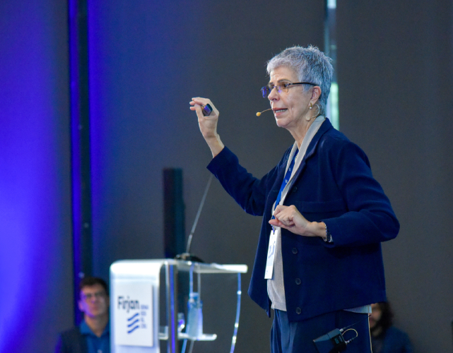 Tânia Almeida, do Medicare, durante masterclass realizada no encontro.